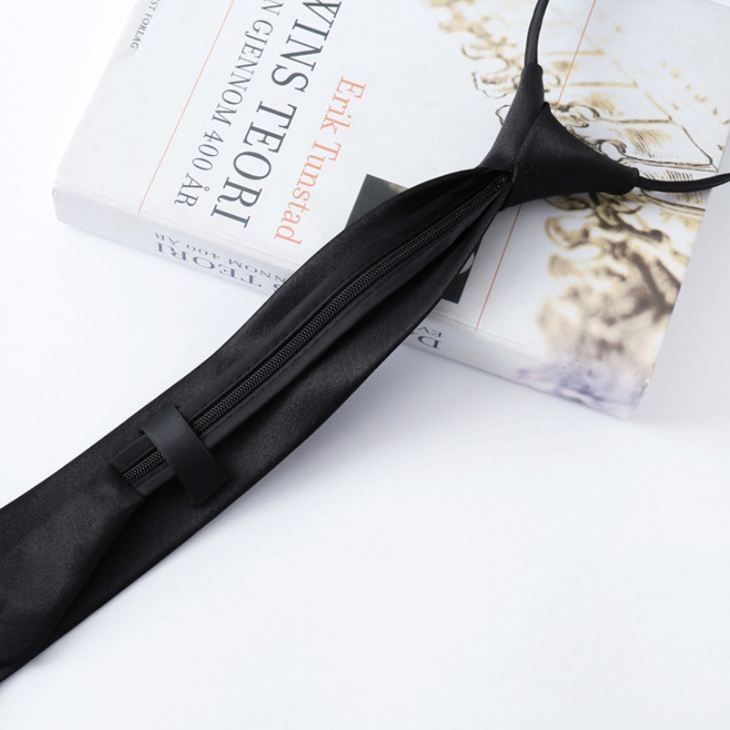 Mustad Unisex tõmblukuga lipsud Retro siidised kitsa kaelusega lips õhuke sile naiste kikilips Korea stiilis lihtne elegantne trendikas lips