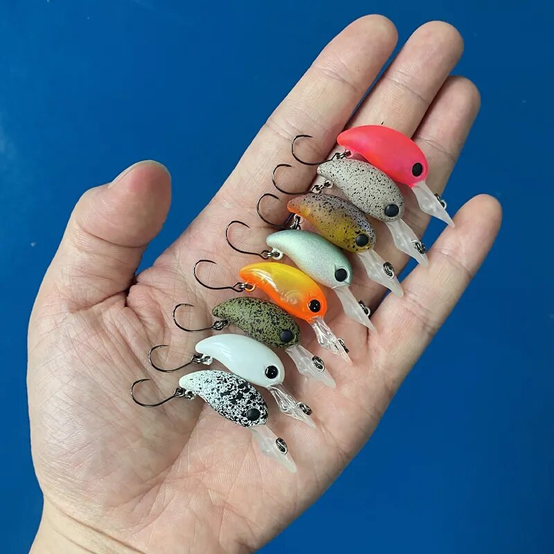 LTHTUG Hot Management Field Mini Crankbait Makšķerēšanas vobleri 28mm 2,3g Pesca Stream Minnow Hard Bait for Perch Club Forele