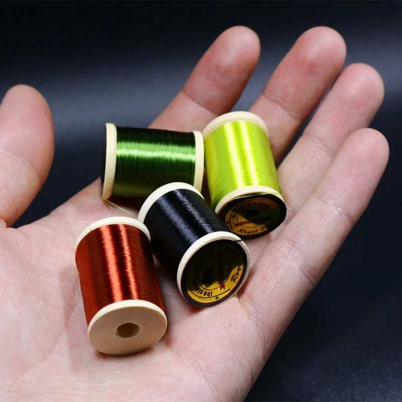 Royal Sissi kuum 75D ülipeen kõrge tõmbetugevusega kärbse sidumisniit puidust pooliga 300yds vahatatud sidumisniit Nymph Dry Wet kärbeste jaoks