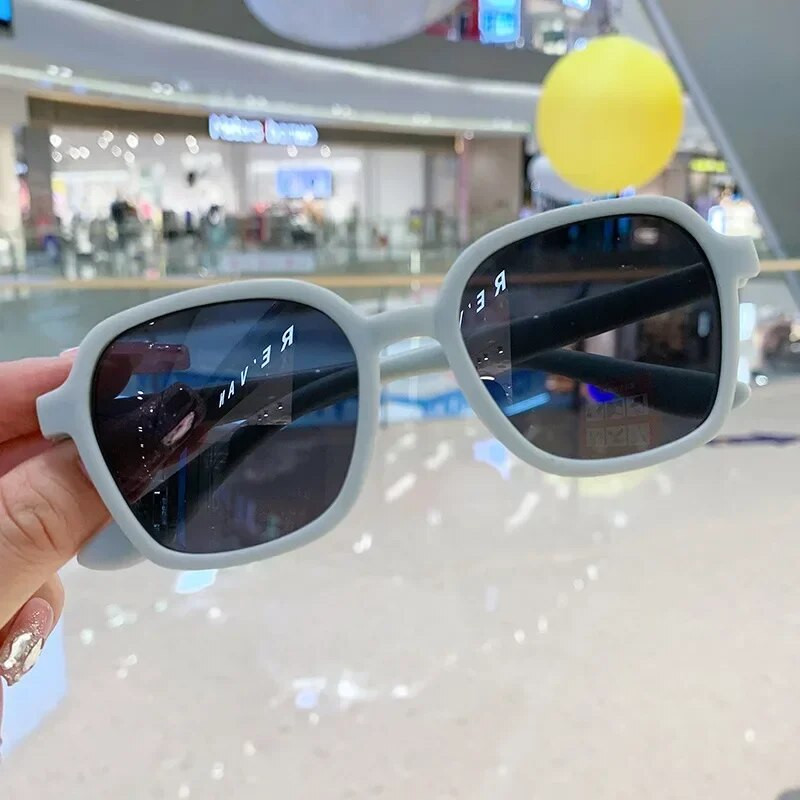 Jaunas modes bērnu saulesbrilles kvadrātveida bērnu saulesbrilles zēnam meitenei stilīgas aizsargbrilles bērnu studentu brilles ballītes brilles UV400