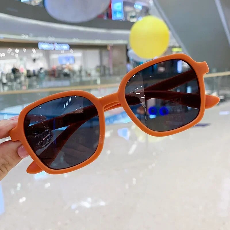 Jaunas modes bērnu saulesbrilles kvadrātveida bērnu saulesbrilles zēnam meitenei stilīgas aizsargbrilles bērnu studentu brilles ballītes brilles UV400