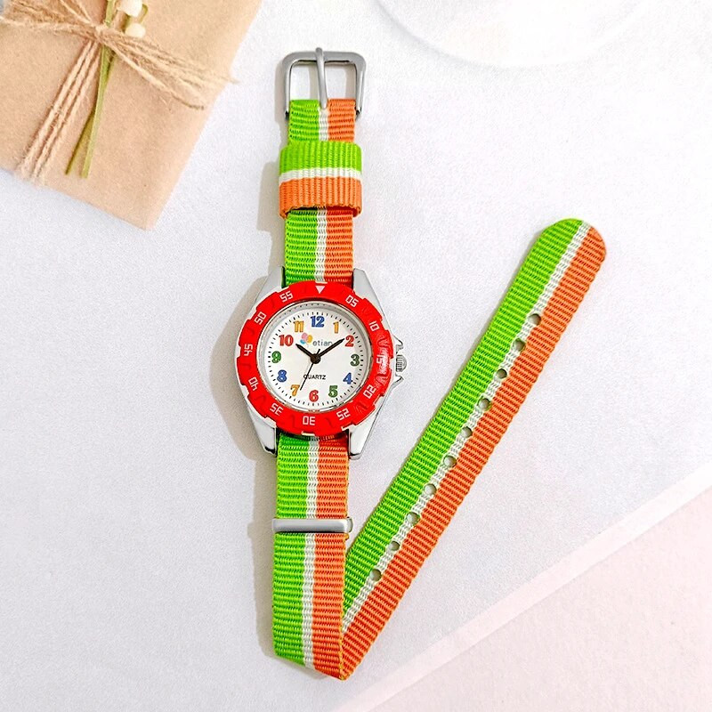 Poisid Tüdrukud Lapsed Lapsed Õpilased Värvilised lõuendikangast Rihmad Moekingitused Kvarts Käekellad Kell Õppe Käekellad