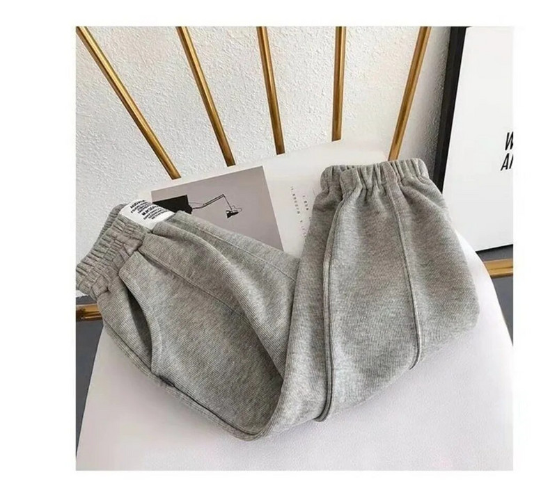 Pavasarį ir rudenį Naujos vaikiškos kelnės Vieno stiliaus berniukų ir mergaičių mados Viską atitinkančios medvilnės vaikiškos sportinės kelnės Laisvalaikio kelnės