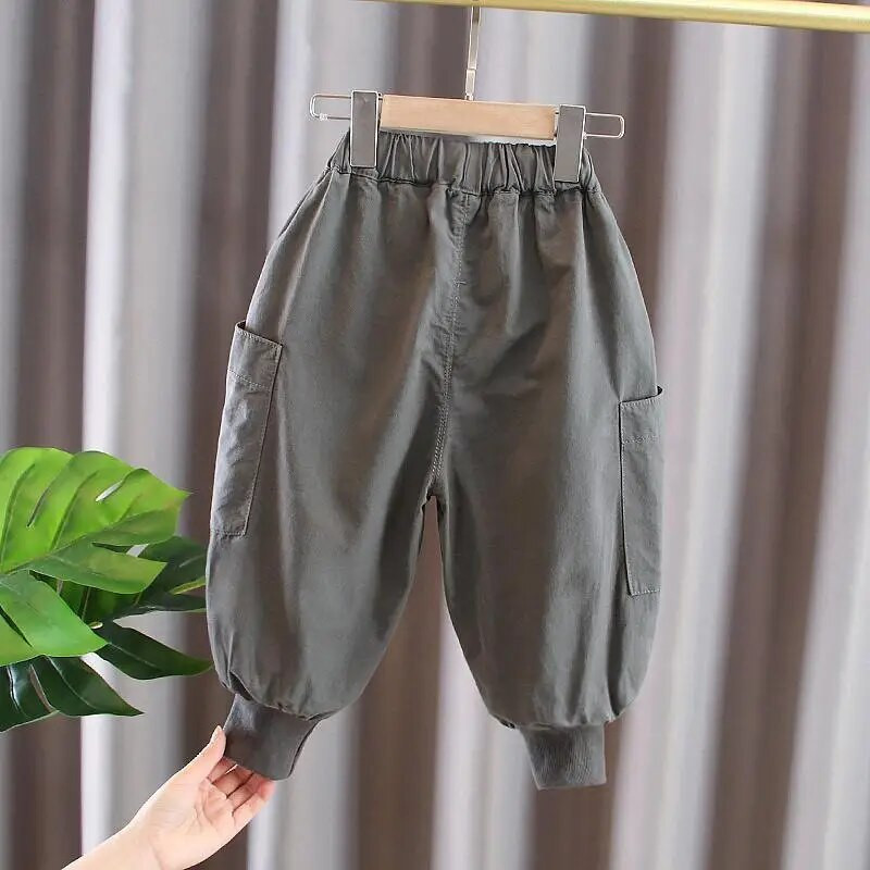 Μονόχρωμα Παιδικά Ρούχα 2023 Άνοιξη Νέα Χαλαρά Ρούχα για αγόρια με μαλακή τσέπη βαμβακερό χαρέμι Φαρδύ παντελόνι Όμορφα για αγόρια