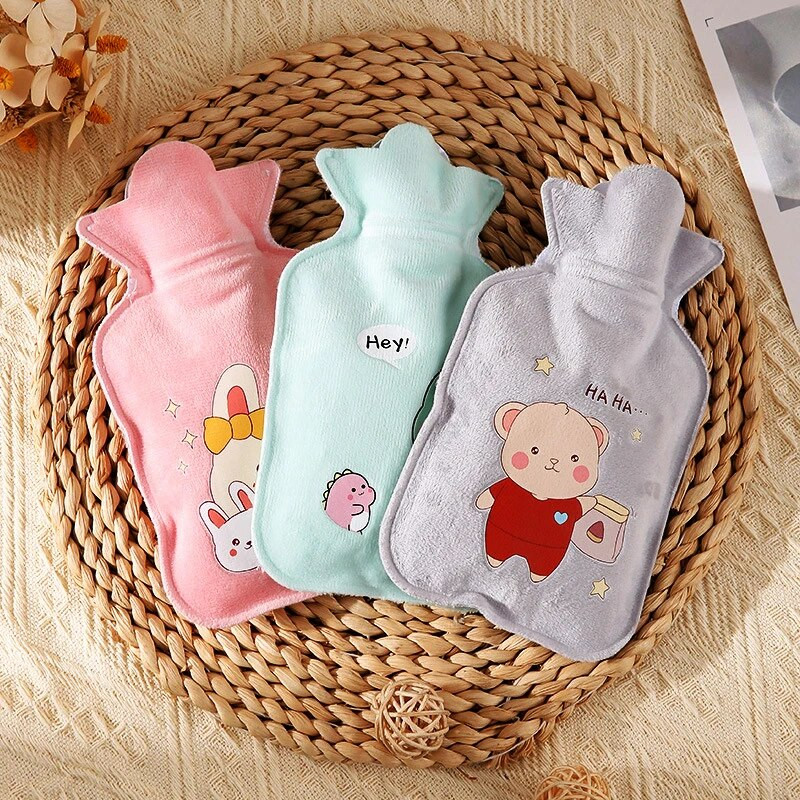 350ml Cartoon βελούδινη γέμιση ζεστού νερού σακούλες για κορίτσια Χειμερινή θερμότητα Χεριού Φορητό επαναχρησιμοποιήσιμο μπουκάλι σφράγισης ζεστού νερού με έγχυση