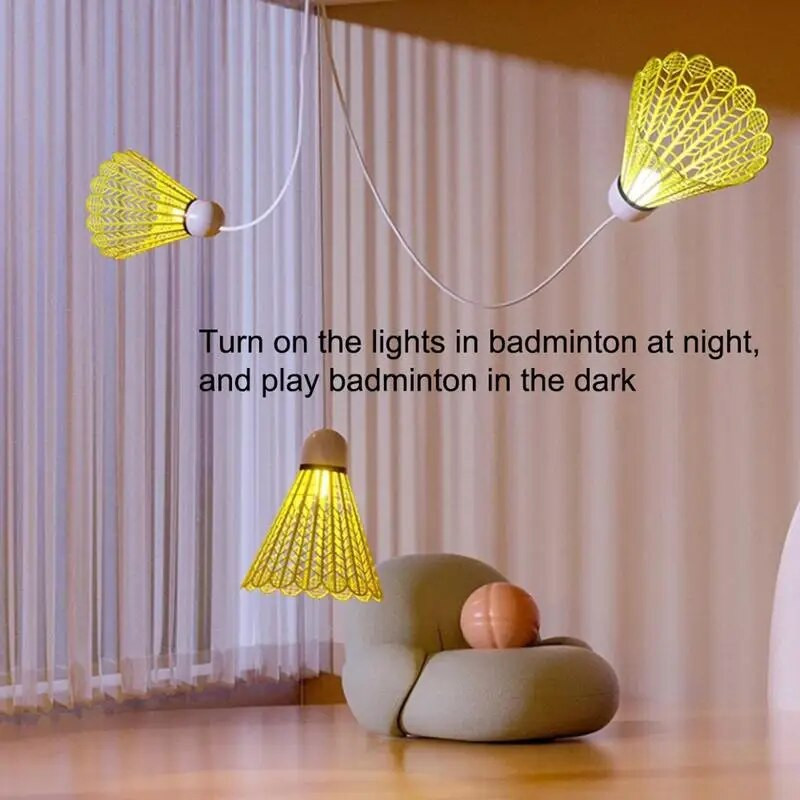 Shuttlecocks badmintonam āra kvēlojošās pašlīmējošās badmintona bumbas Vieglie treniņu piederumi, pārnēsājami augsti elastīgi