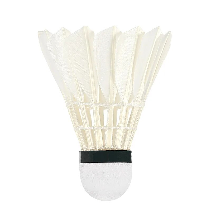 Sulgpalli musta ja valge hanesulgede võistluse tuulekindel treeningpall on löögikindel ja seda ei ole lihtne mädaneda