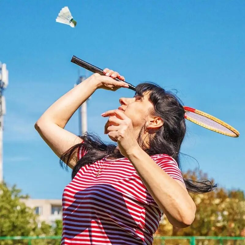 12 komplekti hea stabiilsuse ja vastupidavusega sulgpallipardisulgedega sulgpallisüstik nii sise- kui ka välimängijatele