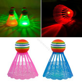 4 bucăți Iluminare LED Badminton păsări strălucesc în noaptea întunecată Volan din nailon Cap bilă curcubeu pentru sporturi în aer liber în interior