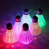4 tk Dark Night värviline LED sulgpall Shuttlecock Birdies valgustussulg