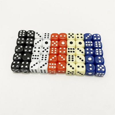 50 de bucăți 10 mm zaruri acrilice cu puncte pătrate pentru jocuri de puzzle zaruri cu 6 fețe Accesorii pentru jocuri DIY Decider Petreceri de naștere Cub negru/alb