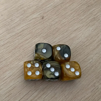 5 kom/set Dodatak za društvene igre puzzle s kockicama u dvije boje, smiješne kockice sa 6 strana, 16 mm