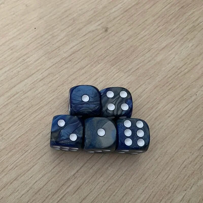 5 kom/set Dodatak za društvene igre puzzle s kockicama u dvije boje, smiješne kockice sa 6 strana, 16 mm