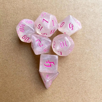 7 vnt / rinkinys Daugiabrisis skaitmeninis kauliukų rinkinys akrilo stalo žaidimas Nepermatomi daugiakampiai kauliukai 7 kauliukai, skirti DND kauliukų stalo vaidmenų žaidimui