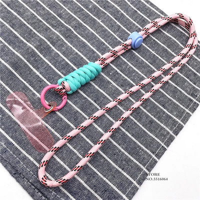 Tālruņa aukla noņemama regulējama kaklarota, kas paredzēta mobilajam tālrunim, plastmasas plāksteris šķērsām kakla skavām.