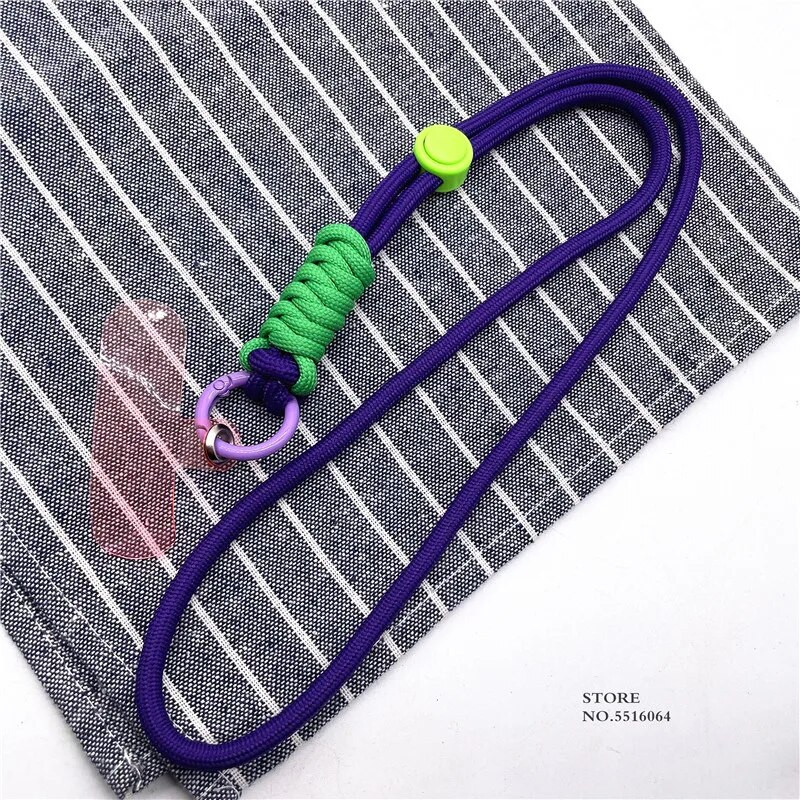 Tālruņa aukla noņemama regulējama kaklarota, kas paredzēta mobilajam tālrunim, plastmasas plāksteris šķērsām kakla skavām.