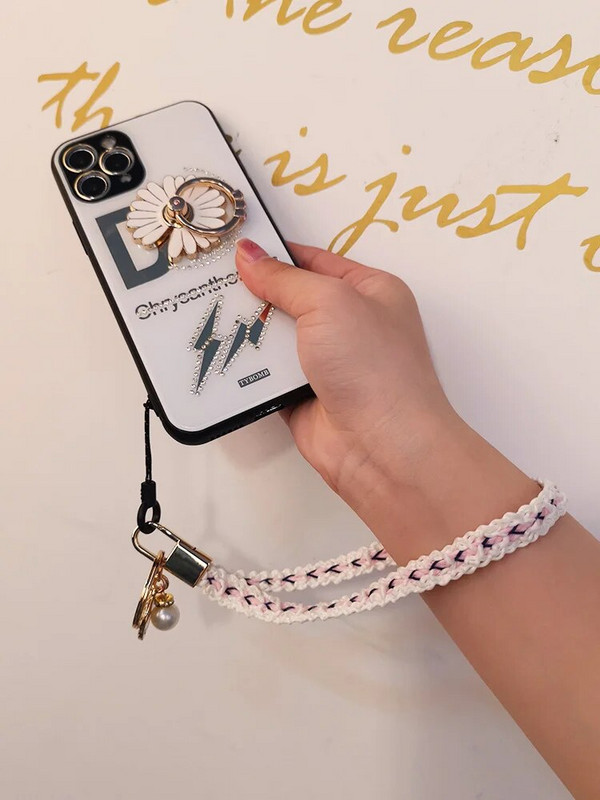 Jauns īss, mazs aromāts, pīts štrope, rokassprādze, kulons pret pazaudēšanu tālruņa futrālis, atslēgu piekariņš, īsa plaukstas siksna, mobilā tālruņa aukla