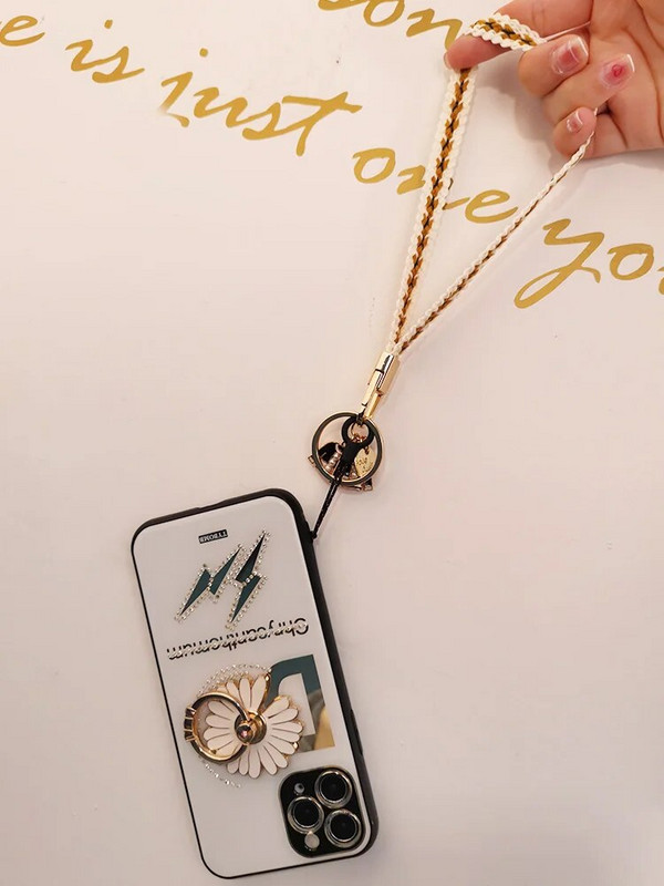 Jauns īss, mazs aromāts, pīts štrope, rokassprādze, kulons pret pazaudēšanu tālruņa futrālis, atslēgu piekariņš, īsa plaukstas siksna, mobilā tālruņa aukla