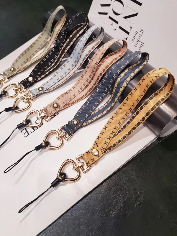 Vienkārša mobilā tālruņa aukla, īsa, sirds formas plaukstas virve pret nozaudēšanu, universāls mobilā tālruņa štrope, aproce, atslēgu piekariņa austiņu futrālis