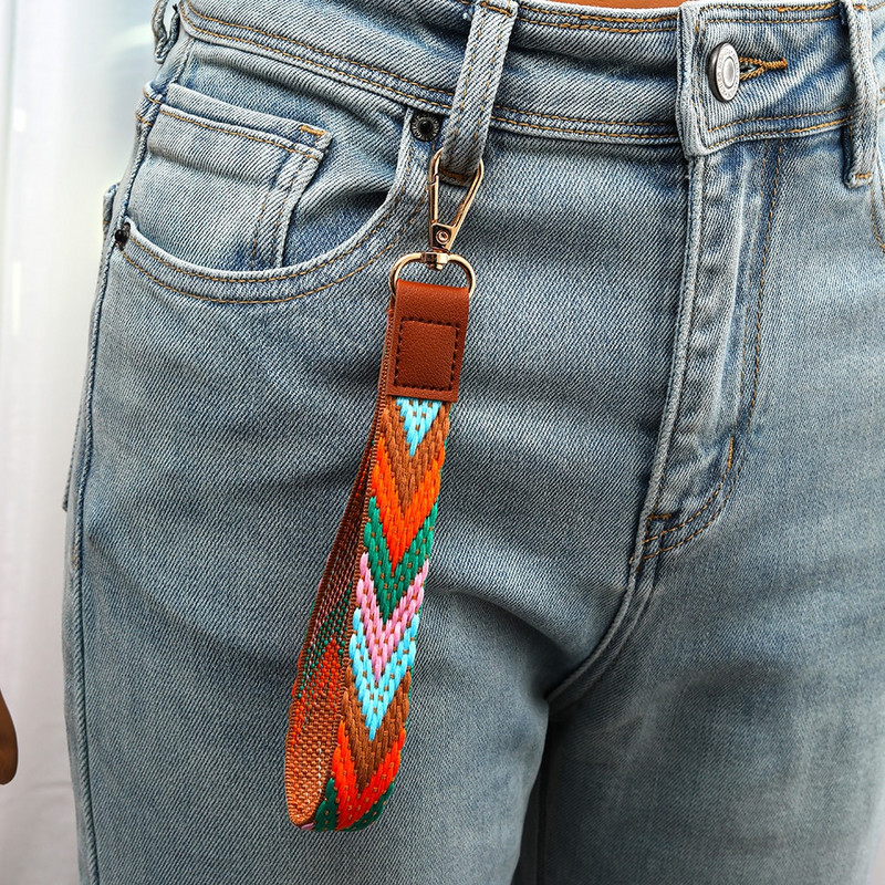 Bohemia geomeetrilise ribaga käevõru võtmehoidja