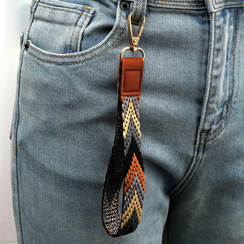 Bohemia geomeetrilise ribaga käevõru võtmehoidja