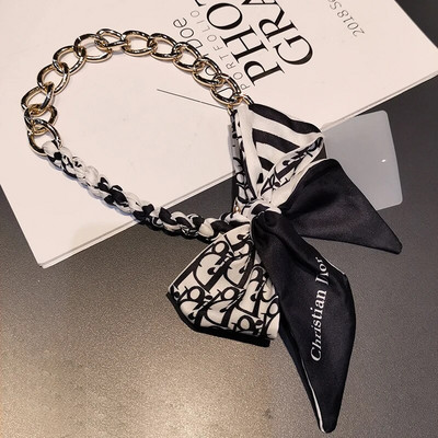 Kõrgekvaliteediline kott-telefoni ümbris, kaotsiminekuvastane pael, kaelarihm, võti, mobiiltelefon, kaelarihm, siidist sall, rippuv kett, punutud vibu metallist ripats