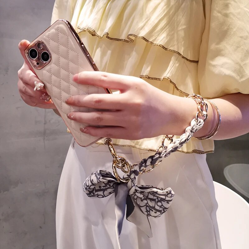 Kõrgekvaliteediline kott-telefoni ümbris, kaotsiminekuvastane pael, kaelarihm, võti, mobiiltelefon, kaelarihm, siidist sall, rippuv kett, punutud vibu metallist ripats