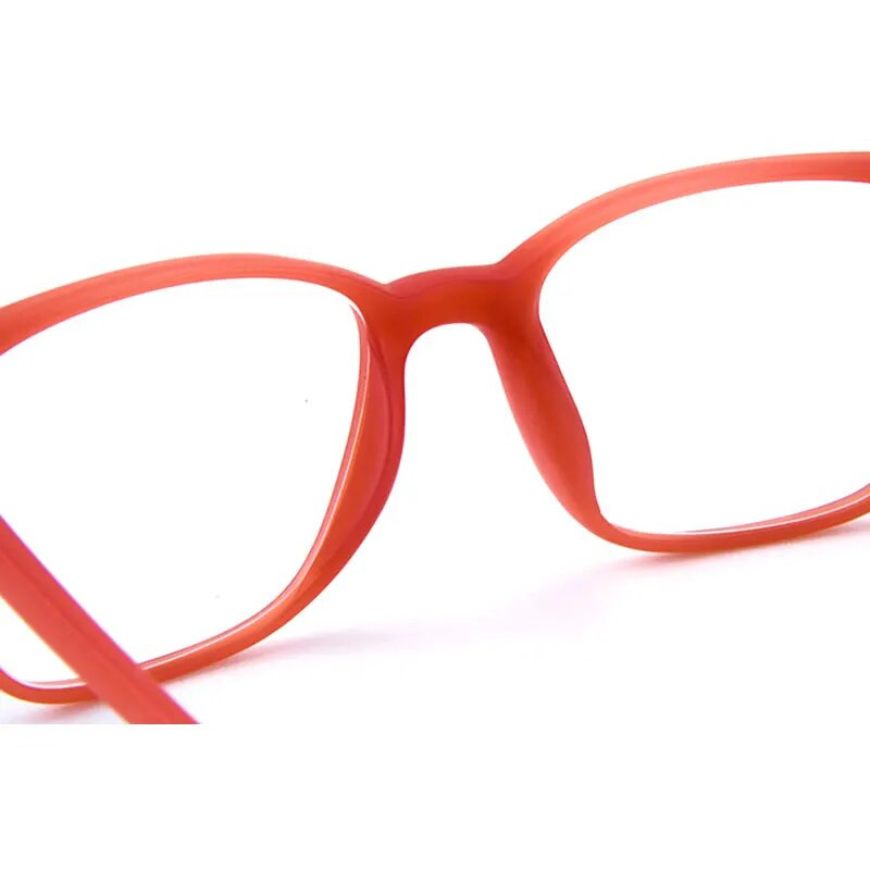 Lihtsa disainiga ülikerged poolläbipaistvad optilise raamiga stiilsed prillid naiste retseptiga prillidele