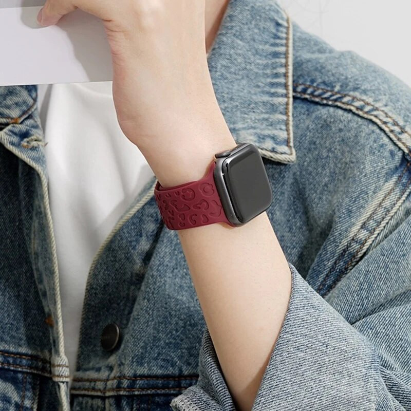Κοίλο λουράκι σιλικόνης για iWatch Series 8 7 6 5 4 3 SE Leopard Χαραγμένο λουράκι για Apple Watch Band 38 40 42 44 45 49mm βραχιόλι