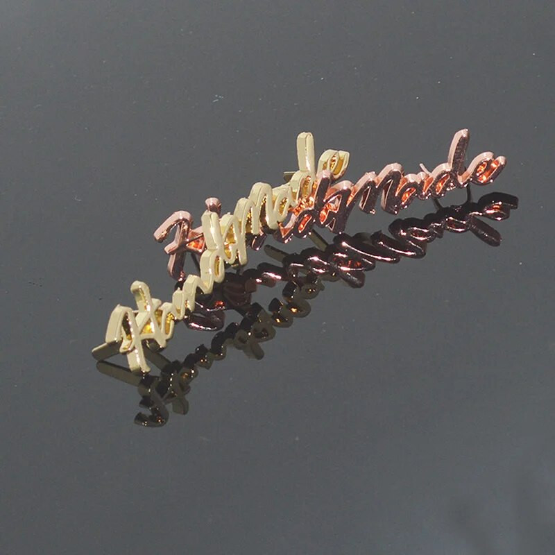 10GAB ar rokām darinātas burtu metāla etiķetes DIY amatniecības roku darbs šūšanas apdares etiķetes Džinsiem apaviem somām rokām izgatavotas etiķetes etiķetes