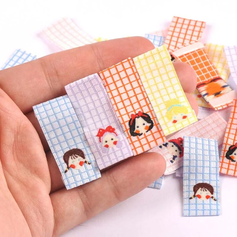 50 komada lijepih djevojaka Etikete za vezenje za šivanje Etikete za odjeću Ručno izrađeni dodaci Oznake za odjeću Torbe za njegu Logotipi DIY zanati Mješoviti