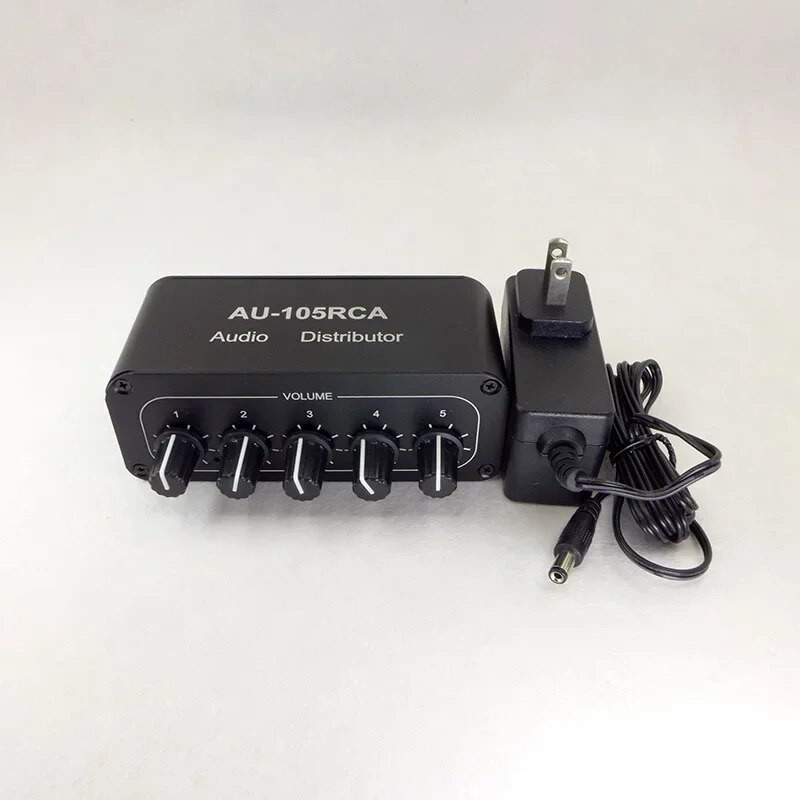 Helijaotur Kahe kanaliga stereoheli RCA splitter ühesuunaline sisend viiesuunaline väljund Ühendage võimsusvõimendiga