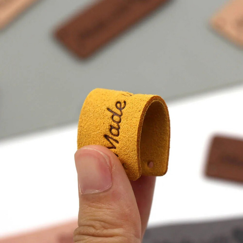 20 τμχ Ετικέτες Καρδιά Χειροποίητη Ετικέτα Φτιαγμένη με Αγάπη Ετικέτες για ρούχα Ραμμένα Δερμάτινα Ετικέτα DIY Καπέλο Κασκόλ Δώρο Αξεσουάρ ενδυμάτων