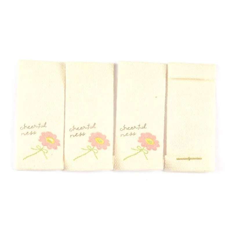 50 τμχ/παρτίδα Ετικέτες Πολύχρωμα Λουλούδια Έντυπη υφασμάτινη ετικέτα Ράψιμο Ρούχα Flag Παπούτσια Ρούχα DIY Αξεσουάρ χειροποίητων χειροτεχνιών C2887