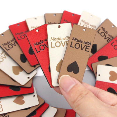 20Pcs Made With Love Tags Ръчно изработени етикети Изкуствена изкуствена PU кожа Етикети за дрехи Ръчно изработени етикети за шапки Плетено шиене