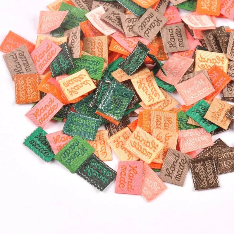 100 τμχ Χειροποίητες Ετικέτες Ρούχων Ανάγλυφες Ετικέτες DIY Flag Labels Για Ράψιμο Ενδυμάτων Κάλτσες Αξεσουάρ cp2393