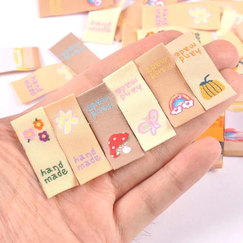 50 τμχ Ετικέτες κινουμένων σχεδίων ουράνιο τόξο/μανιτάρι/πεταλούδα κέντημα για ρούχα τσάντα ραπτικής προμήθειες ένδυμα DIY αξεσουάρ Χειροποίητα Ετικέτες