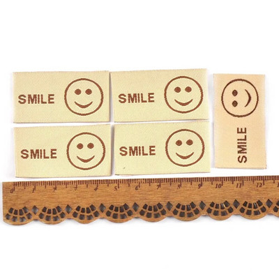 50 buc 49x25mm etichete de îmbrăcăminte brodate cu model nou de zâmbet pentru articole de îmbrăcăminte pentru bricolaj, accesorii de cusut manual, etichete de tricotat