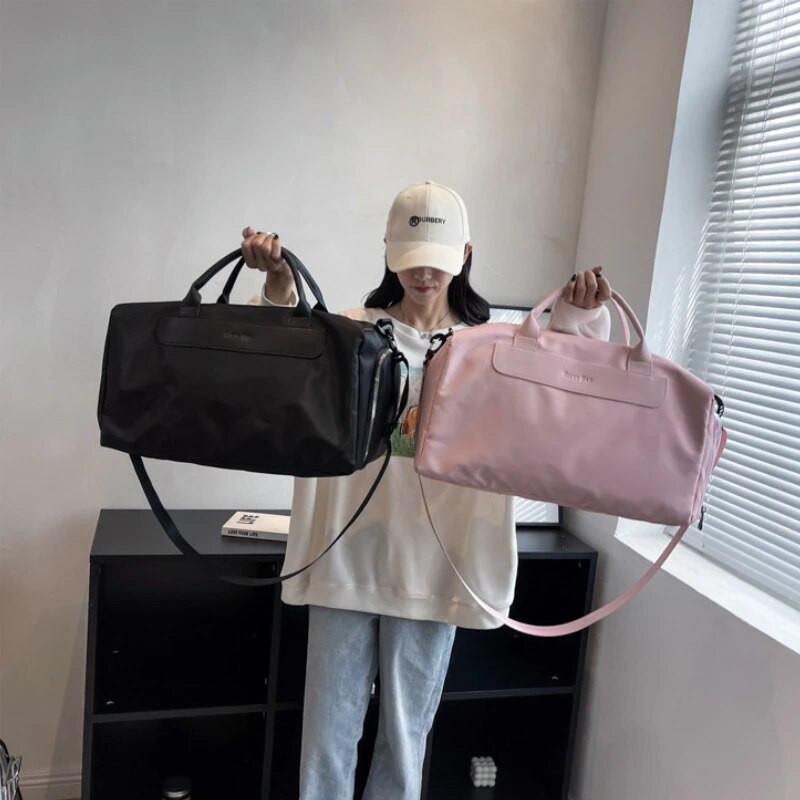 Jauna sporta fitnesa soma sausai un slapjai atdalīšanai, daudzfunkcionāla liela ietilpības ūdensnecaurlaidīga pārnēsājama ceļojumu soma ar šķērsām