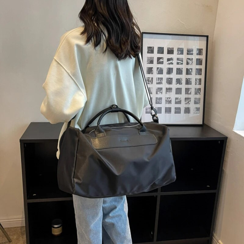 Jauna sporta fitnesa soma sausai un slapjai atdalīšanai, daudzfunkcionāla liela ietilpības ūdensnecaurlaidīga pārnēsājama ceļojumu soma ar šķērsām