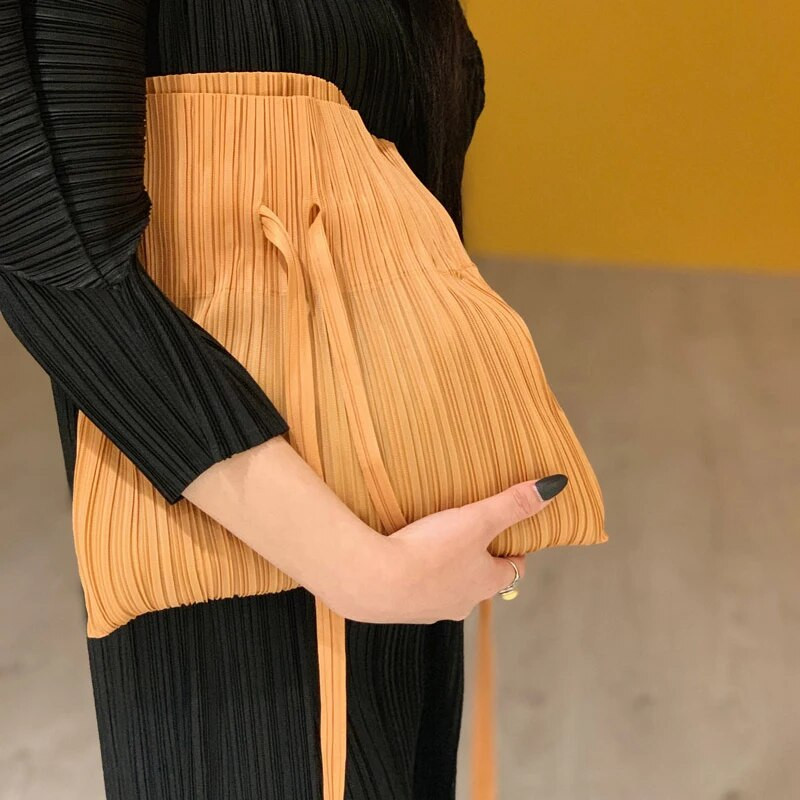 Sieviešu 2023. gada jaunākā Miyake salokāma dizaina soma plecu soma Moderna pārnēsājama mežģīņota lina soma kroku maisa soma vienradža soma