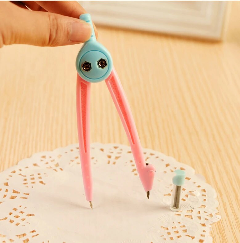 Kancelejas preces chenguang mini kompasi studentu kompasi jauki krāsaini acs90825