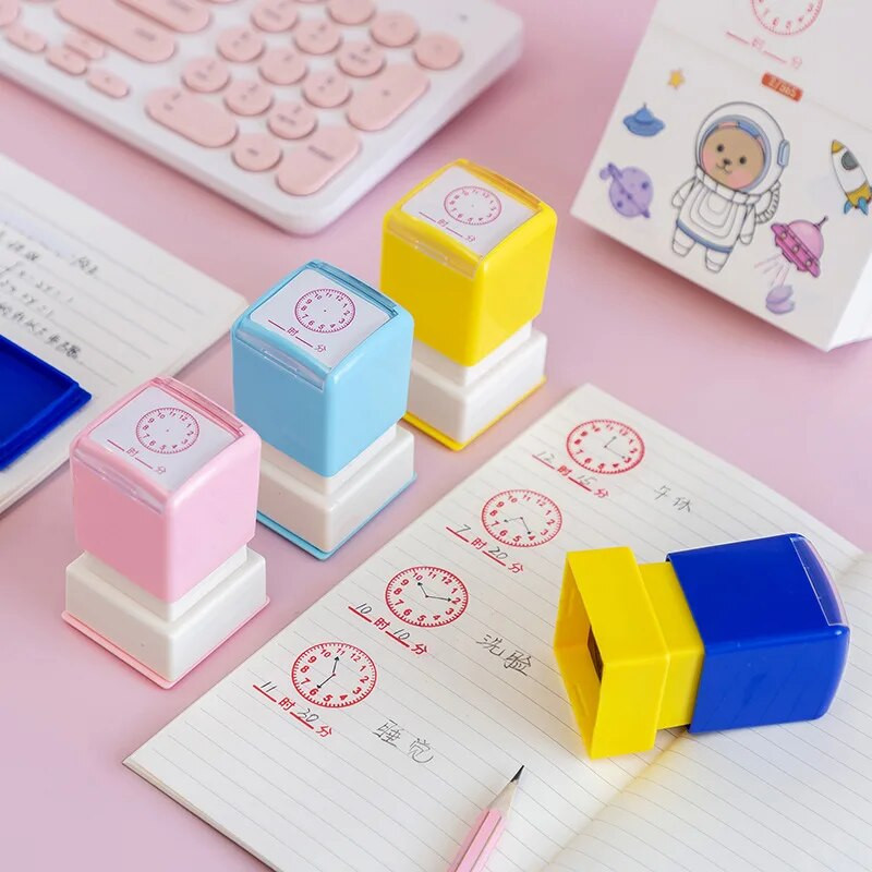 1 gab. Pulksteņa mācību zīmogi bērniem Mācību instruments Ballīte Iedrošiniet un apbalvojiet Rotaļlietas un apbalvojiet ar dārgumu balvas klases dāvana