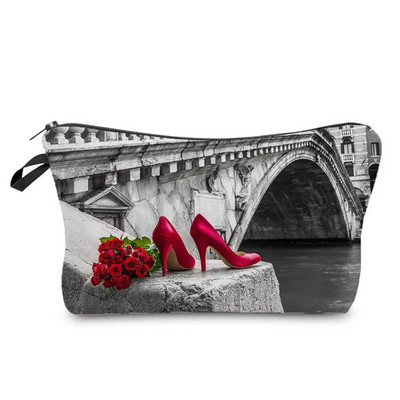 Red Retro Fashion Organizer Kosmētikas maisiņi Drukāšanai Butterfly Piano Ūdensizturīgs kosmētikas maisiņš Hot Sale Rāvējslēdzēja tualetes piederumu zīmuļu futrāļi