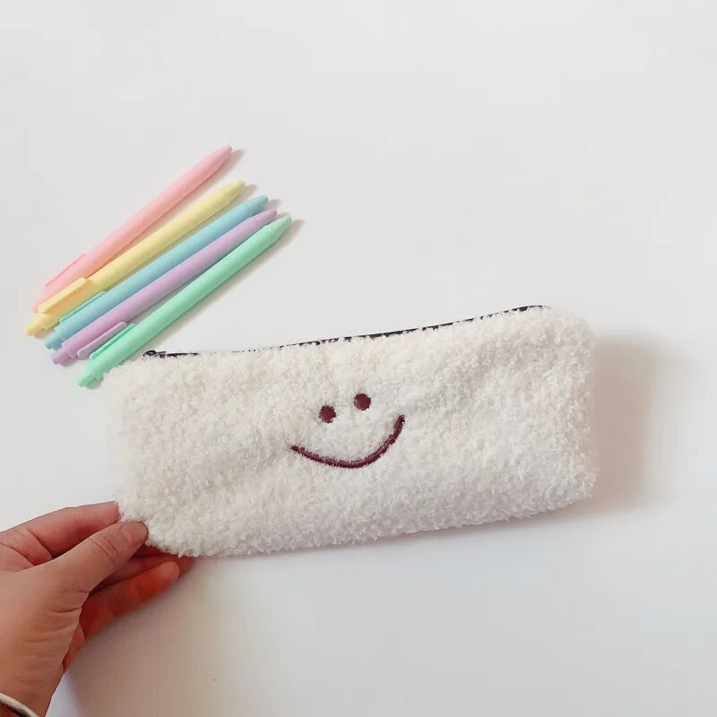 Χαριτωμένο χαμογελαστό κέντημα βελούδινο μολυβοθήκη Kawaii Stationery Απλή τσάντα μολυβιού Τσάντα πουγκί Σχολικά προμήθειες Παιδικό δώρο για παιδιά