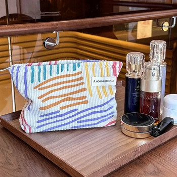 Дамска козметична чанта за пътуване Модна кадифена чанта за грим с цветни райета Калъфи за красота Органайзер за грим Чанта за съединител