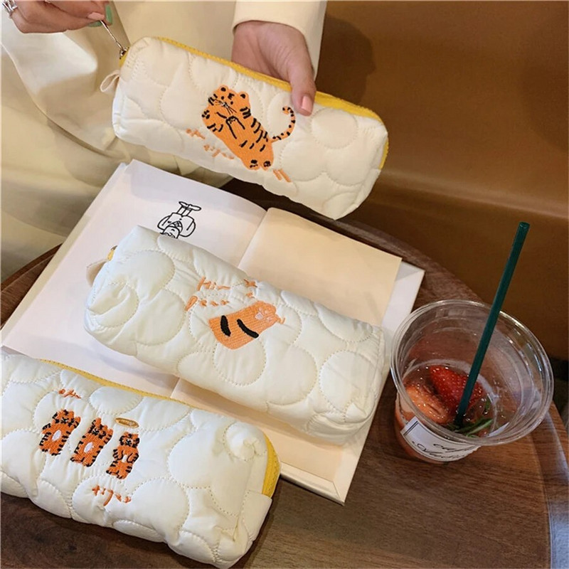 Penālis Izšūšana Penālis Tiger Kawaii Estuche Estojo Escolar Kancelejas preces jauks maisiņš Pochita uzglabāšanas soma Trousse Scolaire