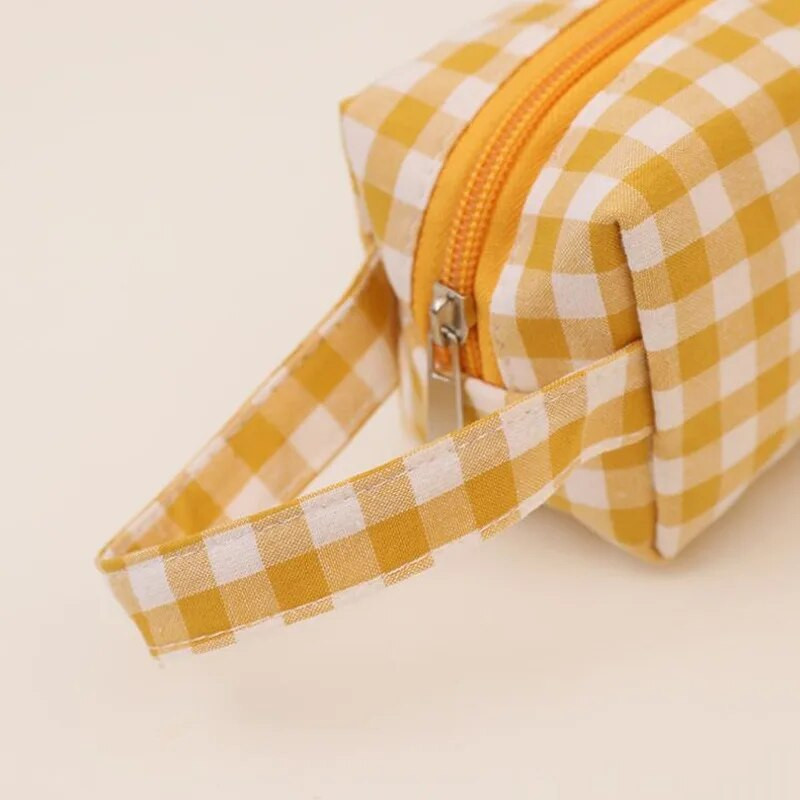 2023. aasta uus lihtne armas multifilmi tikandimustriga ruuduline pliiatsikarbid, kaelapael, tõmblukk, suure mahutavusega kirjatarvete kott tüdrukule