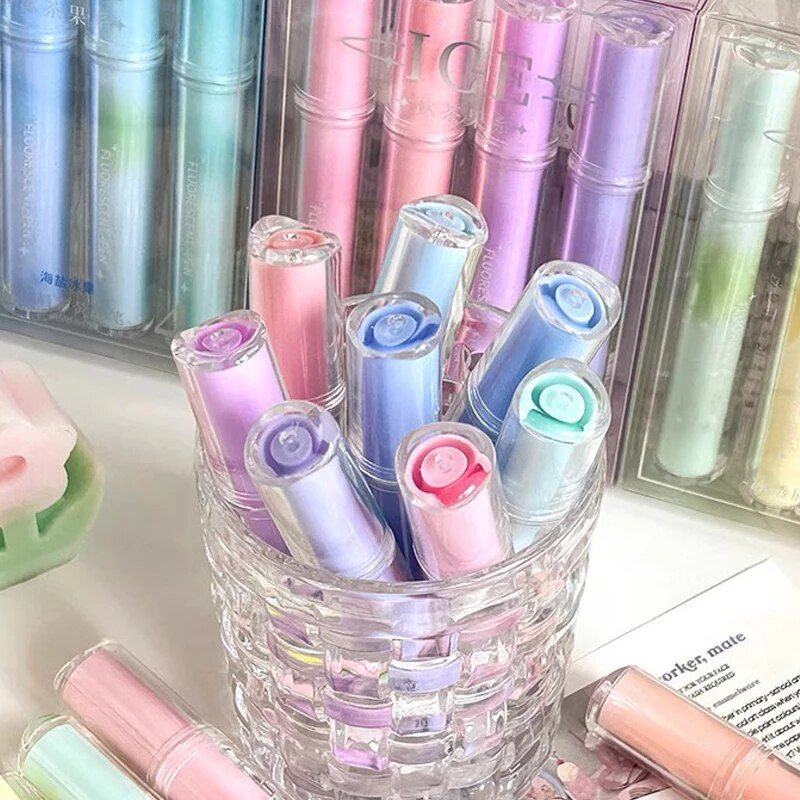 Χαριτωμένα παστέλ επισημάνσεις για σχολικά είδη, ανάμεικτα χρώματα με μαρκαδόρους της Βίβλου με μαλακή μύτη σμίλης