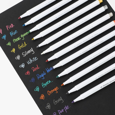 12gab metālisku krāsu marķieru komplekts, vidēji otas uzgaļi un cietie uzgaļi, dažādu krāsu tintes, piemērotas mākslas zīmēšanai, rotājumiem, kartītei m